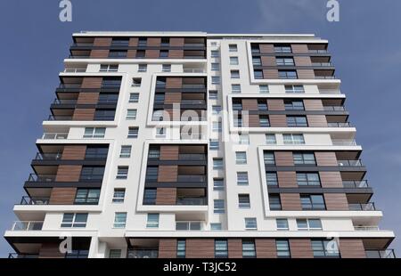 - Wohngebäude mit Luxury Condominiums steigen, neue Le Quartier Central District, Dusseldorf-Derendorf, Nordrhein-Westfalen, Deutschland Stockfoto