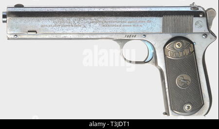 Ein Colt Modell 1902 (sportliche) automatische Pistole, Kal. .38 ACP, Nr. 10606. Spiegel - wie der Bohrung, Länge 6'. 7-Shot. Im Jahr 1907 hergestellt. Links und Rechts auf der Folie standard Beschriftung von, dass Abschnitt Serielle Nummer. Original Colt blau-schwarze hochglänzende Oberfläche mit leichten Abnutzungserscheinungen an Kanten. Folie Seite teilweise etwas fleckig, rechte Seite einfach gut. Buntgehärtet Hammer. Makellose schwarze und dekorative hard Rubber Grip Panels, die grassierende Colt und "Colt". Ist ein seltenes Sammlerstück in sehr gutem Zustand. Insgesamt Herstellung von nur 7500 Waffen. T, Additional-Rights - Clearance-Info - Not-Available Stockfoto