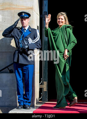 Amsterdam, Niederlande. 9 Apr, 2019. Queen Maxima der Niederlande nehmen an der jährlichen Gala Diner für die Corps Diplomatique am königlichen Palast in Amsterdam, Niederlande, 9. April 2019. Quelle: Patrick Van Katwijk |/dpa/Alamy leben Nachrichten Stockfoto