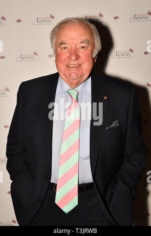 London, Großbritannien. 10 Apr, 2019. Jimmy Tarbuck das 7. jährliche Churchill Auszeichnungen ehren Errungenschaften der Über 65 ist im Claridge's Hotel am 10. März 2019, London, UK. Bild Capital/Alamy leben Nachrichten Stockfoto