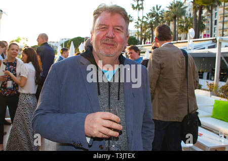 Cannes, Frankreich. 08 Apr, 2019. Cannes, Frankreich - 07 April 2019: TV-Moderator und Produzent Steve Schuld an Medienboard Berlin Brandenburg Empfang bei Canneseries/MIPTV, der internationale Markt für Content Development und Vertrieb | Nutzung der weltweiten Kredit: dpa/Alamy leben Nachrichten Stockfoto