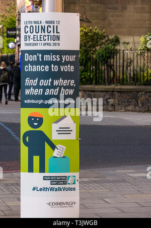 Leith Walk, Großbritannien, 10. April 2019. Leith Walk Rat By-Election. Ein Plakat außerhalb der Gemeinde Wahllokale in Pilrig St Paul's Church Hall regt Bewohner zu stimmen. Die nachwahl findet morgen statt am Donnerstag, den 11. April. Die Wahl Felder 11 Kandidaten, darunter der erste Kandidat für die für Großbritannien Bewegung in Schottland, Paul Stirling. Die für Großbritannien wurde vom ehemaligen UKIP Spitzenkandidaten Anne Marie Gewässern gegründet Stockfoto