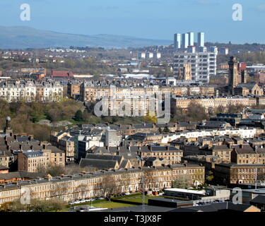 Glasgow, Schottland, UK, 10. April, 2019, UK Wetter: Sonnig Sommertag mit strahlendem Sonnenschein und hohen Temperaturen im Zentrum der Stadt Stadtbild der feinen viktorianischen und moderne Architektur Kontrast. in der Sonne gebadet.. Kredit Gerard Fähre / alamy Leben Nachrichten Stockfoto