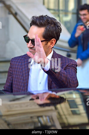 London, Großbritannien. 10 Apr, 2019. Amerikanische Schauspieler Paul Rudd, in London bei der Premiere von 'Avengers-Endgame', verlässt das Corinthia Hotel in Whitehall, London. Credit: PjrFoto/Alamy leben Nachrichten Stockfoto