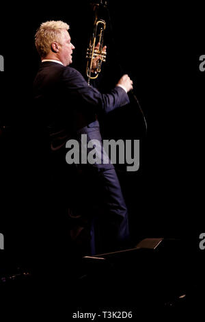 Poughkeepsie, USA. 25 Jun, 2015. Chris Botti auf führt auf dem Bardavon Opera House 1869 Am 25. Juni 2015 in Poughkeepsie, NY Credit: Steve Mack/S.D. Mack Bilder/Alamy Stockfoto