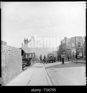 Abbrucharbeiten in Fortschritt, Lichfield Street, Hanley, Stoke-on-Trent, 1965-1968. Schöpfer: Eileen Deste. Stockfoto