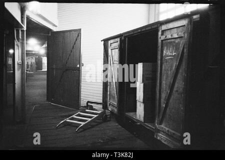 Tragen Flint Glass Works, Alfred Street, Millfield, Sunderland, 1961. Schöpfer: Eileen Deste. Stockfoto