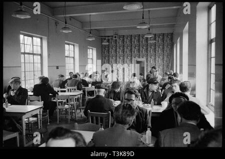 Kantine, Flint Glass arbeitet verschleißfrei, Alfred Street, Millfield, Sunderland, 1961. Schöpfer: Eileen Deste. Stockfoto