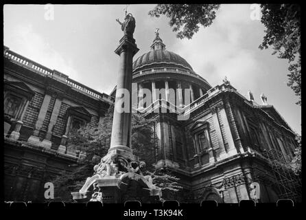St Paul's Cathedral, City of London, c 1955 - c 1980. Schöpfer: Ursula Clark. Stockfoto