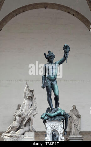 Perseus mit dem Haupt der Medusa, die Piazza della Signoria, Florenz Stockfoto