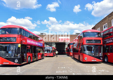 Abellio Walworth Bus Depot, Camberwell New Road, Camberwell, Londoner Stadtteil Southwark, Greater London, England, Vereinigtes Königreich Stockfoto