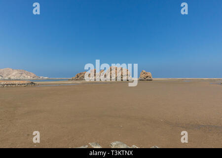 Yiti Strand bei Ebbe in der Nähe von Maskat, Sultanat Oman Stockfoto