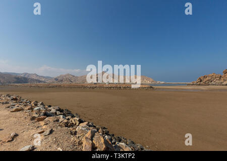 Yiti Strand bei Ebbe in der Nähe von Maskat, Sultanat Oman Stockfoto