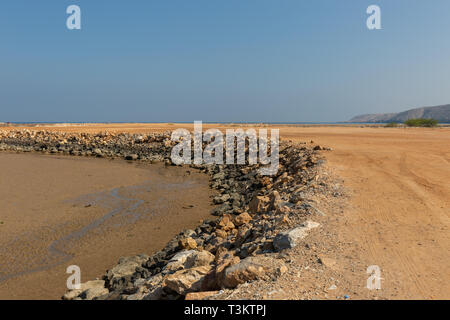 Yiti Strand bei Ebbe in der Nähe von Maskat, Sultanat Oman Stockfoto