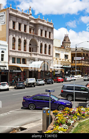 Ballarat Australien / das etwa 1859 erbaute Ballaarat Mechanics Institute in der zentralen Hauptstraße von Ballarat, der Sturt Street. Stockfoto