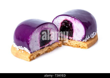 Lila Dessert mit Cocos, und blueberry Jam (Schnitt, Abschnitt) Stockfoto