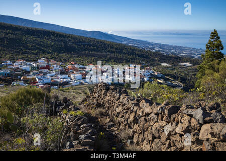 Luftaufnahme über den Berg Dorf Arguayo, Santiago del Teide, Teneriffa, Kanarische Inseln, Spanien Stockfoto