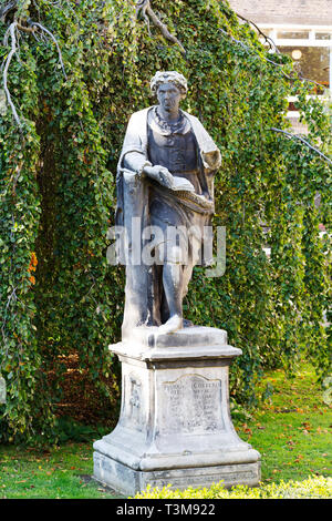 Statue von laurentino Costero (Laurens Koster) in Haarlem, Niederlande. Koster ist mit der Entwicklung des Buchdrucks gutgeschrieben. Stockfoto