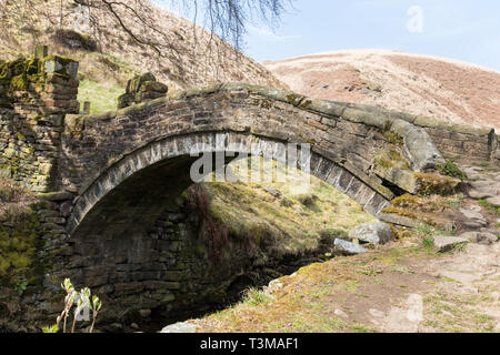 Zu Fuß von Motorradtouren zu Packesel Brücke in West Yorkshire Stockfoto