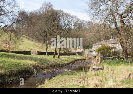 Zu Fuß von Motorradtouren zu Packesel Brücke in West Yorkshire Stockfoto