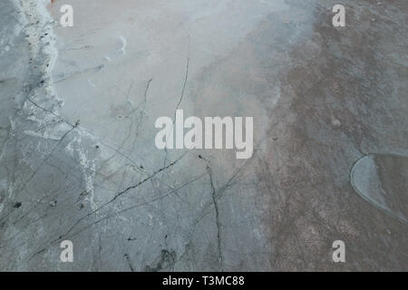 Kochsalzlösung Salt Lake in der Küste des Asowschen Meeres. Ehemalige Mündung. Ansicht von oben. Ausgetrockneten Sees. Blick auf den Salzsee mit einer Vogelperspektive. Stockfoto