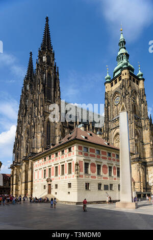 Prag. Der Tschechischen Republik. St. Veits Dom (Kathedrale des heiligen Veit, Wenzel und Adalbert), innerhalb der Prager Burg entfernt. Stockfoto