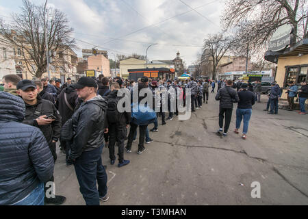 Kiew, Ukraine. April 9, 2019. Aktivisten und Unterstützer der Nationalen Korps politische Partei an einer Rallye, eine Untersuchung der corrup zu verlangen. Stockfoto