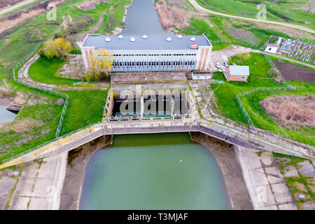 Wasserpumpstation Bewässerungssystems Reisfelder. Ansicht von oben. Stockfoto