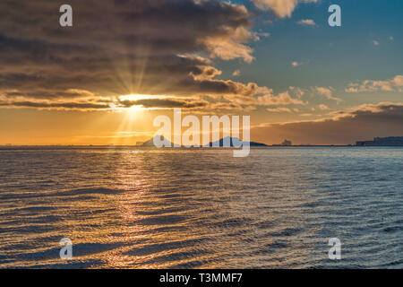 Eisberge bei Sonnenuntergang, Scoresbysund, Grönland Stockfoto