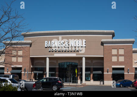 Trenton, NJ - April 1, 2019: Das Barnes & Noble Retail Store ist am Hamilton Marketplace Shopping Centre entfernt. Stockfoto