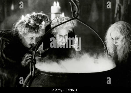 Bette Midler, Kathy Najimy, und Sarah Jessica Parker im Film Hocus Pocus, 1993 Stockfoto