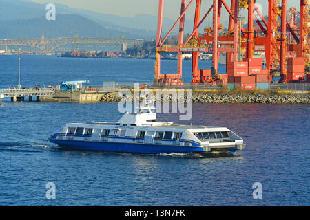 Vancouver Seabus kreuze Burrard Inlet Vancouver und North Vancouver, British Columbia, Kanada zu verbinden. Stockfoto