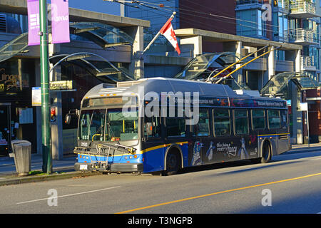 Vancouver Trolley Bus Route 6 auf Davie Street in der Innenstadt von Vancouver, British Columbia, Kanada. Stockfoto