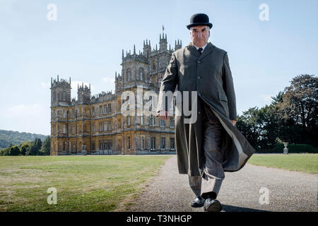 Erscheinungsdatum: September 20, 2019 Title: Downton Abbey STUDIO: Focus Features Regie: Michael Engler PLOT: Aus der Hit-TV-Serie Downton Abtei angepasst, erzählt die Geschichte der Familie von Crawley, ein wohlhabender Besitzer eines großen Immobilien in der englischen Landschaft im frühen 20. Jahrhundert. STARRING: Jim Carter als Charles Carson. (Bild: © Focus Features/Entertainment Bilder) Stockfoto