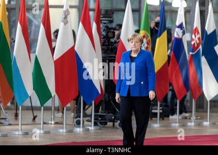 10 April 2019, Belgien, Brüssel: Bundeskanzlerin Angela Merkel (CDU) kommt zu dem EU-Sondergipfel am Brexit. Kurz vor dem Beginn der EU-Sondergipfel zur Brexit, eine neue Verschiebung Der britische Rückzug aus der EU erkennbar geworden. Foto: Thierry Monasse/dpa Stockfoto