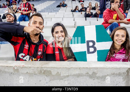 PR - Curitiba - 10/04/2019 - 2019 Atlético Paranaense PR x Coritiba - atlético - PR-Anhänger im Spiel gegen Coritiba im Arena da baixada Stadion für die Meisterschaft 2019. Foto: Gabriel Machado/AGIF Stockfoto