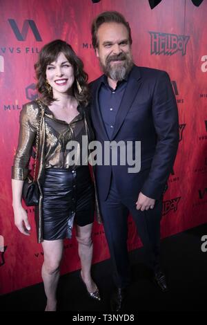 Darsteller Milla Jovovich und David Harbour an der Hellboy kanadische Premiere bei der Scotiabank Theater am April 10, 2019 in Toronto, Kanada statt. 10 Apr, 2019. Credit: Baden Roth/ZUMA Draht/Alamy leben Nachrichten Stockfoto