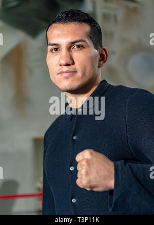 Schwerin, Deutschland. 26 Mär, 2019. Jack Culcay, der ehemalige WBA-Weltmeister im Mittelgewicht, ist in der box-gym Brähmer. Culcay wurde Weltmeister und will wieder Weltmeister werden. In der Nacht des 14. April, der Darmstädter Eingeborene, der in Berlin lebt, kämpft in den USA. Er hat sich in die Höhe von Ecuador und in einem alten Wasserwerk in Schwerin, die gehört zu ex-Weltmeister Brähmer vorbereitet. (Dpa: "Brähmer adelt Boxer Culcay: "Es gibt keine Demokratie in der Halle "Credit): Axel Heimken/dpa/Alamy leben Nachrichten Stockfoto