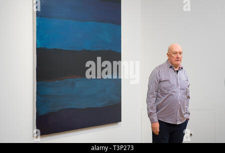 London, Großbritannien. 11 Apr, 2019. Der National Gallery neue Ausstellung Sea Star: Sean Scully (Bild) an der Nationalen Galerie wird durch die nationale Sammlung inspiriert und seine Liebe zu den JMW Turner's Malerei der Evening Star (ca. 1830), er Charts eine persönliche Reise tiefer Bewunderung für Farbe, Zusammensetzung und die Kraft der Malerei. Bild: Festnetz Pool, 2018. Private Sammlung. Credit: Malcolm Park/Alamy leben Nachrichten Stockfoto