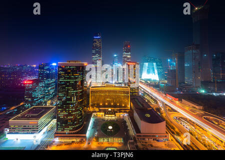 Peking, China moderne Bankenviertel Skyline bei Nacht Stockfoto