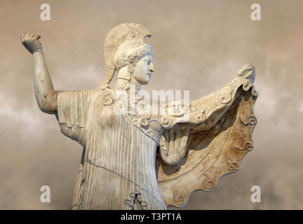 Römische Statue der Göttin Athene aus dem tablinum der Villa der Papyri in Herculaneum, Museum für Archäologie, Italien Stockfoto
