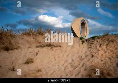 "Das Auge" des Bildhauers Stephen Broadbent, Littlehaven Promenade, South Shields Stockfoto