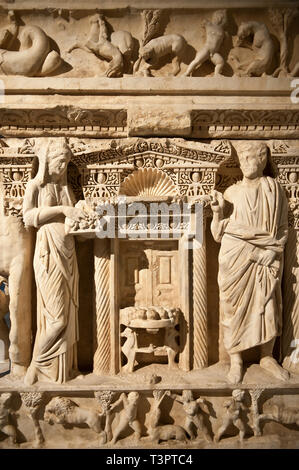 Die Sidamara Sarkophag, mit 3 Prozent. AD römischen Reliefs. Ambararasi (Konya) Türkei. Archäologisches Museum Istanbul, Türkei, Inv. 1179 T, Stockfoto