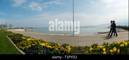 Aarbon, SG/Schweiz - April 7, 2019: Touristen und Einheimischen einen schönen Frühlingstag genießen am Bodensee in der Schweiz Stockfoto