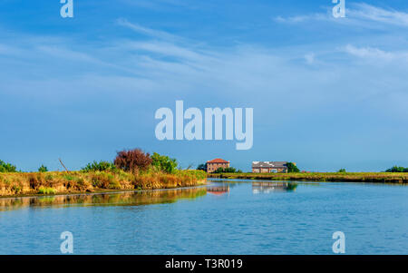 Sommer in der Dämmerung über die Küste innerhalb der Lagune in Bibione, Venedig Stockfoto