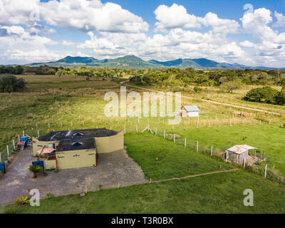 Luftaufnahme in Paraguay mit Blick auf das Ybytyruzu Gebirge. Stockfoto