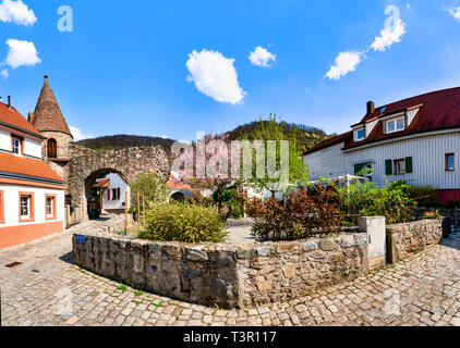 Zwingenberg liegt im Kreis Bergstraße im Süden von Hessen, Deutschland und ist die älteste Stadt an der Hessischen Bergstraße. Stockfoto