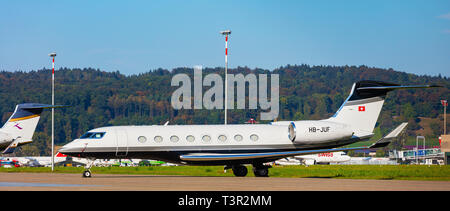 Kloten, Schweiz - 29. September 2016: eine Gulfstream G650 Flugzeug am Flughafen Zürich. Die Gulfstream G650 ist ein Twin-Business Jet Flugzeug pro Stockfoto