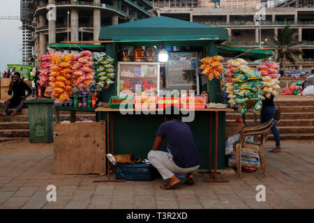 Lebensmittel Shop im Galle Face Green Park an der Küste von Colombo, der Hauptstadt Sri Lankas. Stockfoto