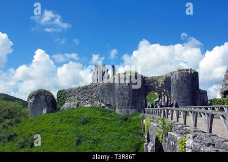 Corfe Castle an einem Tag im Sommer in Dorset, Großbritannien. Stockfoto